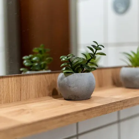 Zentral & Modern Nahe Hauptbahnhof Mit Privatparkplatz & Schnellem Wlan Appartamento Essen