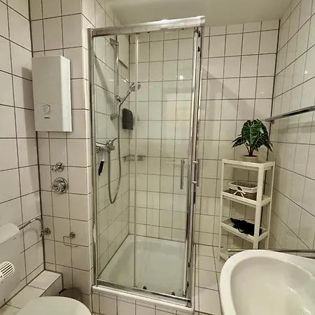 Zentral & Modern Nahe Hauptbahnhof Mit Privatparkplatz & Schnellem Wlan *