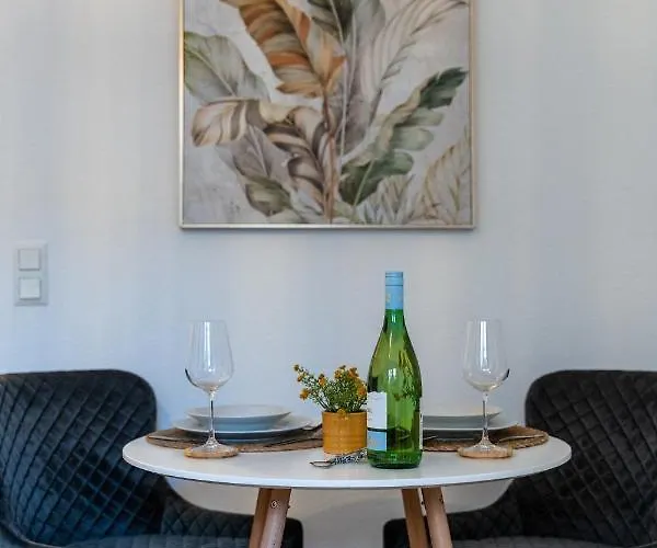 Zentral & Modern Nahe Hauptbahnhof Mit Privatparkplatz & Schnellem Wlan Appartamento Essen